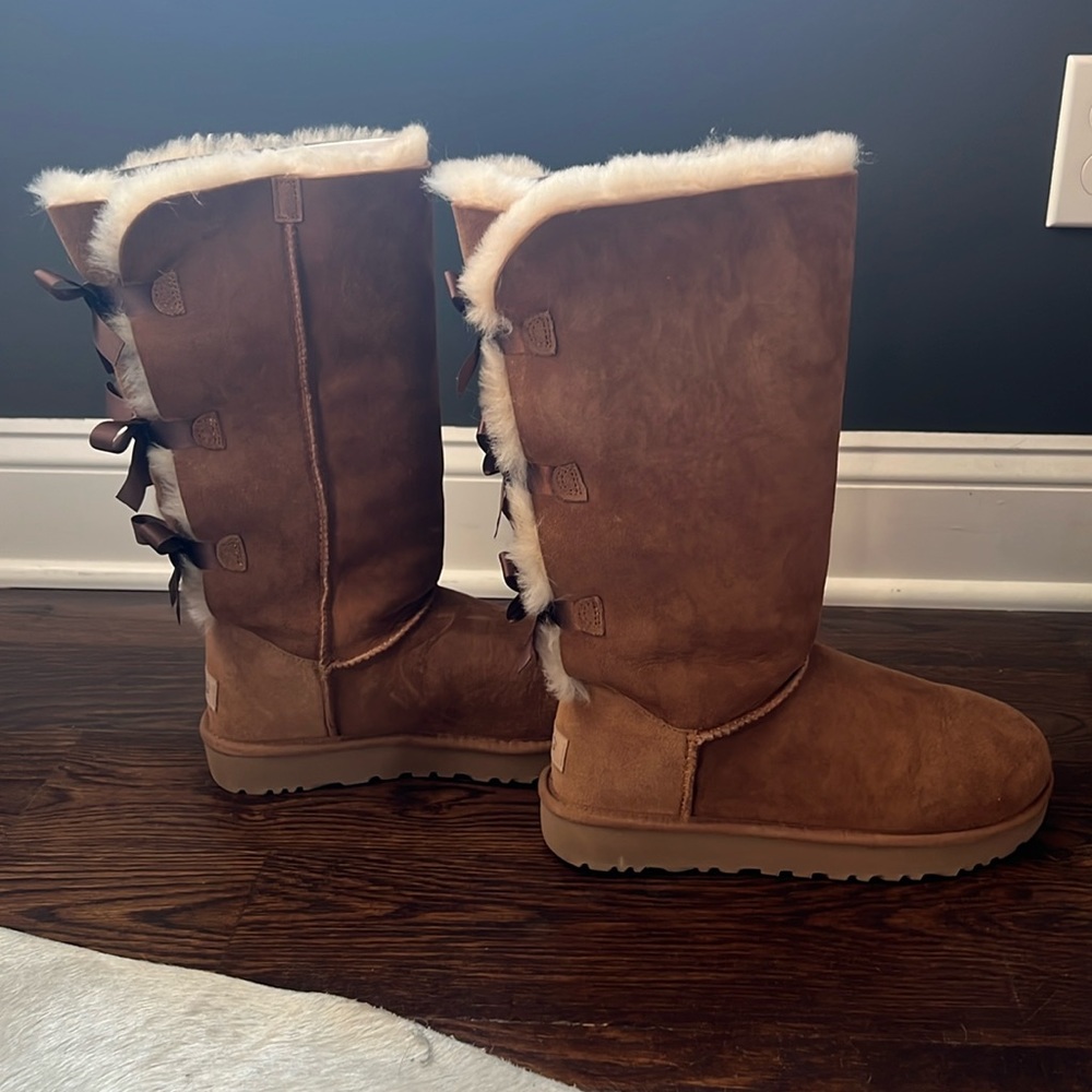 Size 9 Women’s Bailey Bow Tall II Boot.